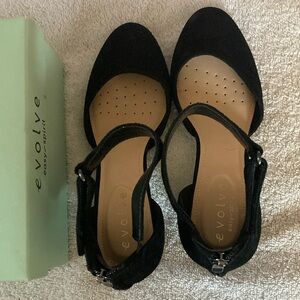 Black suede ankle strap shoe in Sz 7